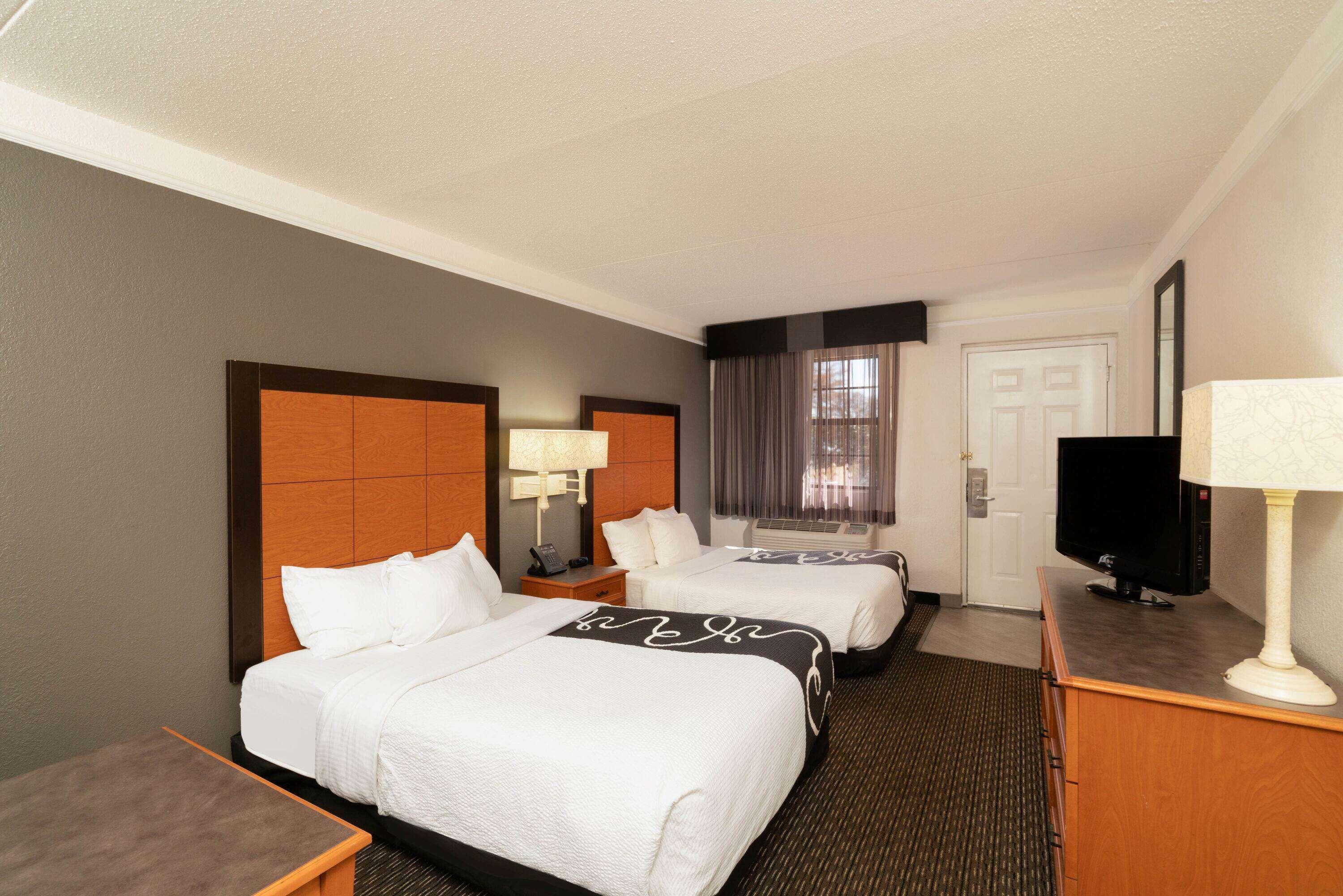 La Quinta Inn & Suites By Wyndham Nashville Downtown Stadium Hotel